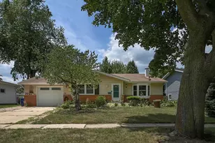 257 Fairview Dr, Saint Charles, IL 60174 - Photo 1