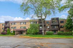 1205 E Hintz Rd, Arlington Heights, IL 60004 - Photo 1