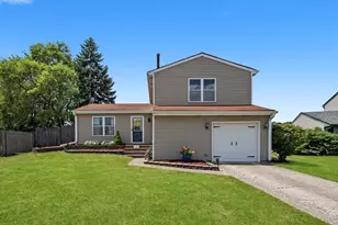 7560 W Hawthorne Ln, Frankfort, IL 60423 - Photo 1