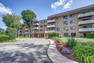 290 N Westgate Rd, Mount Prospect, IL 60056 - Photo 1