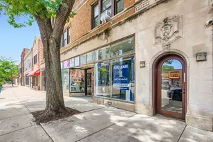 6236 N Broadway Ave, Chicago, IL 60660 - Photo 1