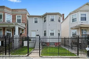 1022 N Leamington Ave, Chicago, IL 60651 - Photo 1