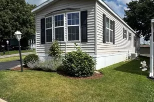 822 Oakbrook Dr, Crystal Lake, IL 60014 - Photo 1