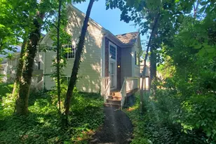 301 W Treehouse Ln, Round Lake, IL 60073 - Photo 1