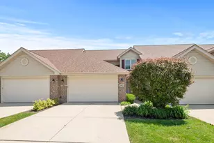 9403 Saratoga Ct, Hickory Hills, IL 60457 - Photo 1