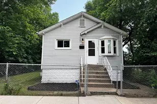 10007 S Hoxie Ave, Chicago, IL 60617 - Photo 1