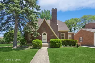 733 N Kensington Ave, La Grange Park, IL 60526 - Photo 1