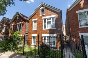 2745 S Sawyer Ave, Chicago, IL 60623 - Photo 1