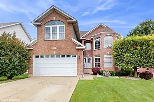 819 W Jefferson St, Bensenville, IL 60106 - Photo 1