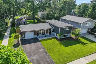 117 S Waverly Pl, Mount Prospect, IL 60056 - Photo 1