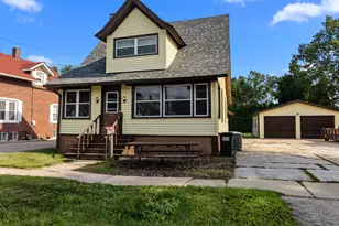603 W Burbank St, Harvard, IL 60033 - Photo 1