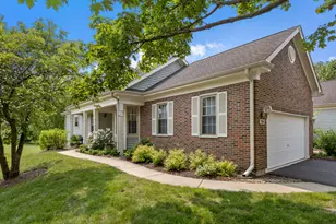 235 Parktrail Ct, Schaumburg, IL 60173 - Photo 1