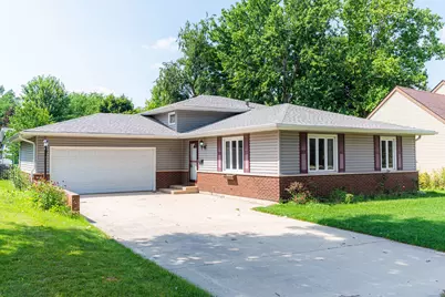 1721 N 1st Street, Dekalb, IL 60115 - Photo 1