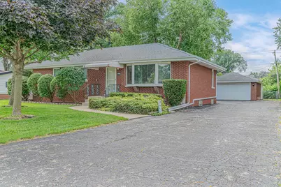 711 Sunnyside Road, Roselle, IL 60172 - Photo 1