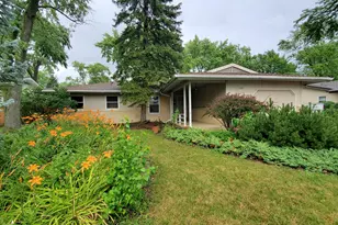 595 W Elk Grove Blvd, Elk Grove Village, IL 60007 - Photo 1