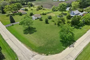 2968 Valley View Rd, Wadsworth, IL 60031 - Photo 1