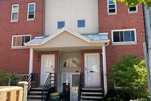 1027 W Vernon Park Pl, Chicago, IL 60607 - Photo 1