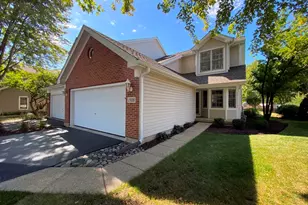 1920 Waverly Cir, Saint Charles, IL 60174 - Photo 1