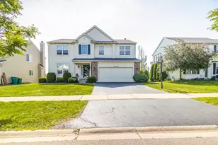 39438 N Queensbury Ln, Beach Park, IL 60083 - Photo 1