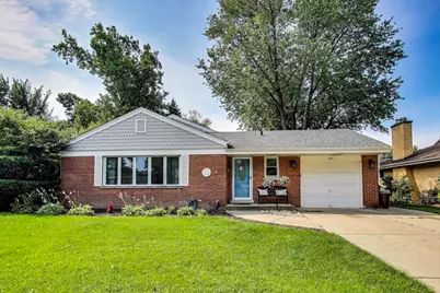 1109 W Pendleton Place, Mount Prospect, IL 60056 - Photo 1