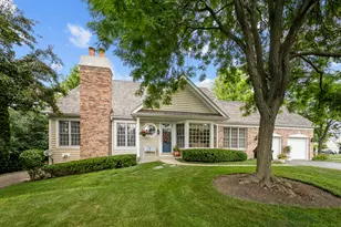 572 Stockbridge Ct, Lake Forest, IL 60045 - Photo 1