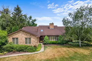 35W186 Duchesne Dr, Dundee, IL 60118 - Photo 1