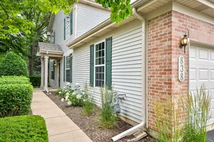 838 Stuarts Dr, Saint Charles, IL 60174 - Photo 1