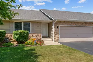 1113 Rose Dr, Sycamore, IL 60178 - Photo 1