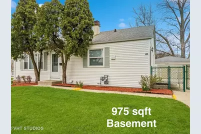 120 Madera Circle, Carpentersville, IL 60110 - Photo 1