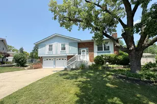 1122 Patricia Ct, Schaumburg, IL 60193 - Photo 1