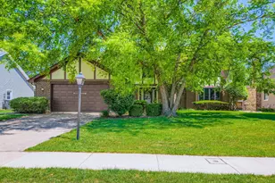 3825 Charlemagne Dr, Hoffman Estates, IL 60192 - Photo 1