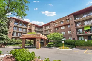 101 Old Oak Dr, Buffalo Grove, IL 60089 - Photo 1