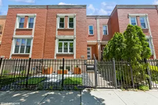 3125 S Giles Ave, Chicago, IL 60616 - Photo 1
