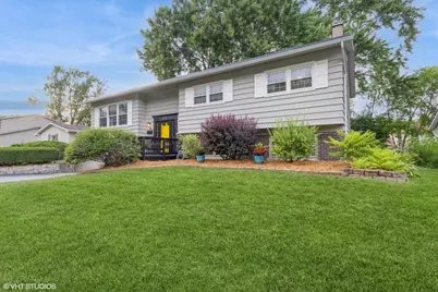 618 W Burr Oak Drive, Arlington Heights, IL 60004 - Photo 1