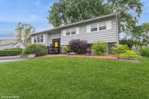 618 W Burr Oak Dr, Arlington Heights, IL 60004 - Photo 1