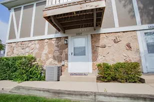 1027 Newport Harbor, Schaumburg, IL 60193 - Photo 1