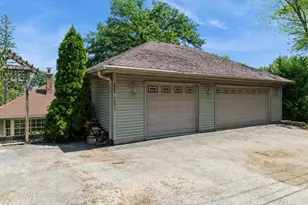 26821 N Oakdale Ln, Mundelein, IL 60060 - Photo 1