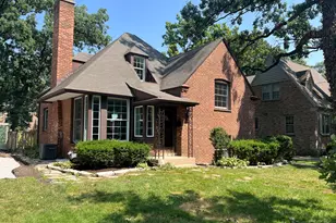 909 N Waiola Ave, La Grange Park, IL 60526 - Photo 1