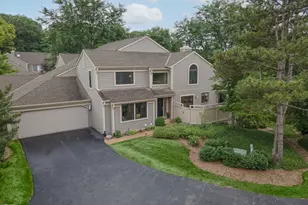 285 N Bay Ct, Lake Barrington, IL 60010 - Photo 1