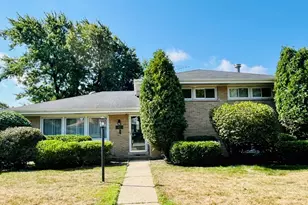 5517 Warren St, Morton Grove, IL 60053 - Photo 1