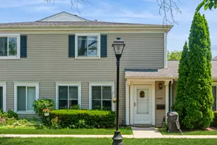 1232 Cove Dr, Prospect Heights, IL 60070 - Photo 1