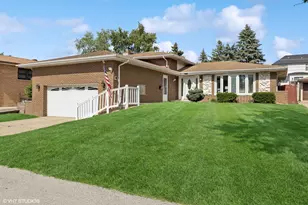 727 McCarthy St, Lemont, IL 60439 - Photo 1