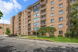 1777 W Crystal Ln, Mount Prospect, IL 60056 - Photo 1