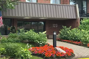 123 Acacia Cir, Indian Head Park, IL 60525 - Photo 1