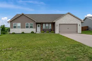 650 Anacostia Dr, Roscoe, IL 61073 - Photo 1