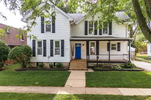 616 N Main St, Pontiac, IL 61764 - Photo 1