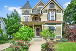 442 Dupage St, Elgin, IL 60120 - Photo 1