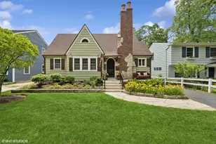 641 Highview Terrace, Lake Forest, IL 60045 - Photo 1