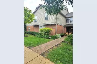 133 Idlewild Court #8, Schaumburg, IL 60195 - Photo 1