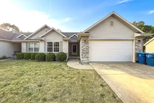 967 Brown Dr, Momence, IL 60954 - Photo 1